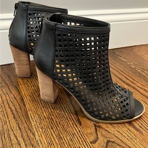 NWOT! Black peep toe heel with cutout design
